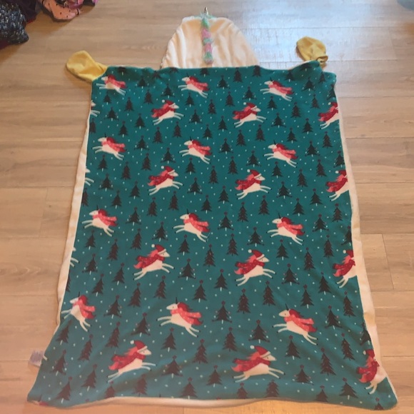 Holiday Home Hooded Unicorn Throw Blanket - Picture 6 of 7